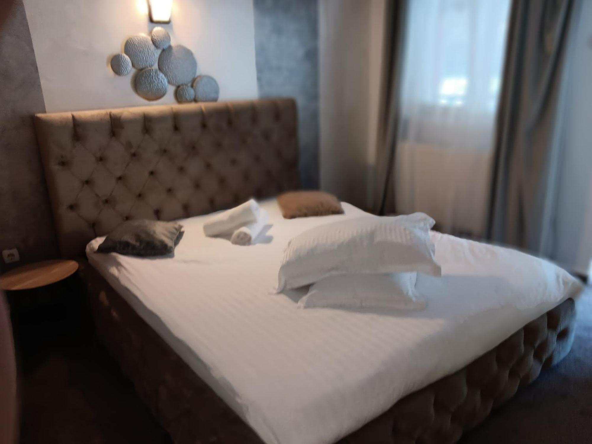 La Protap Calimanesti Hotell Eksteriør bilde