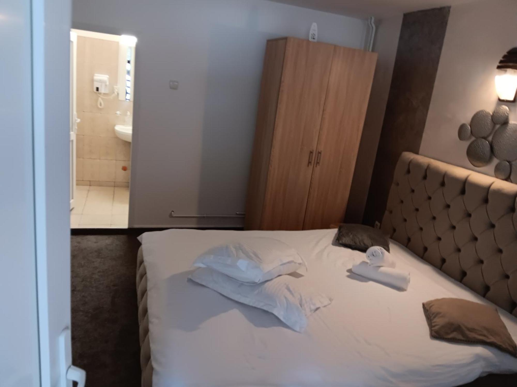 La Protap Calimanesti Hotell Eksteriør bilde
