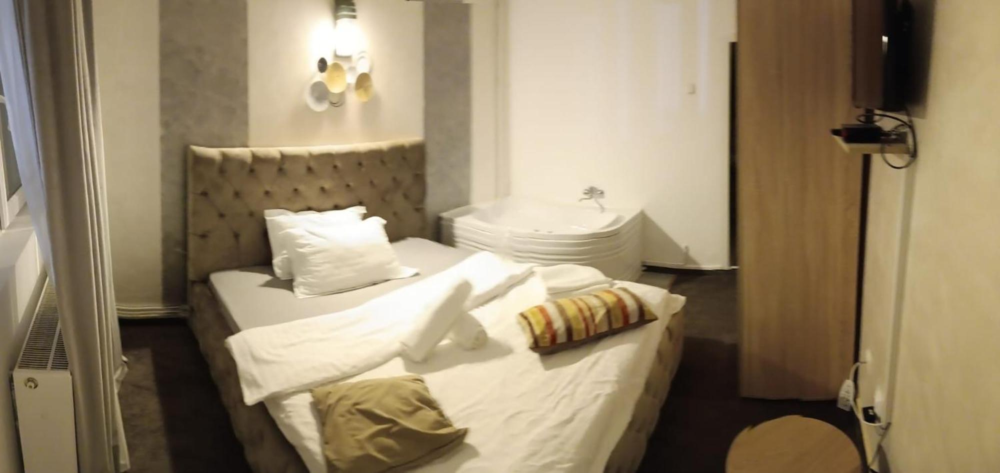 La Protap Calimanesti Hotell Eksteriør bilde