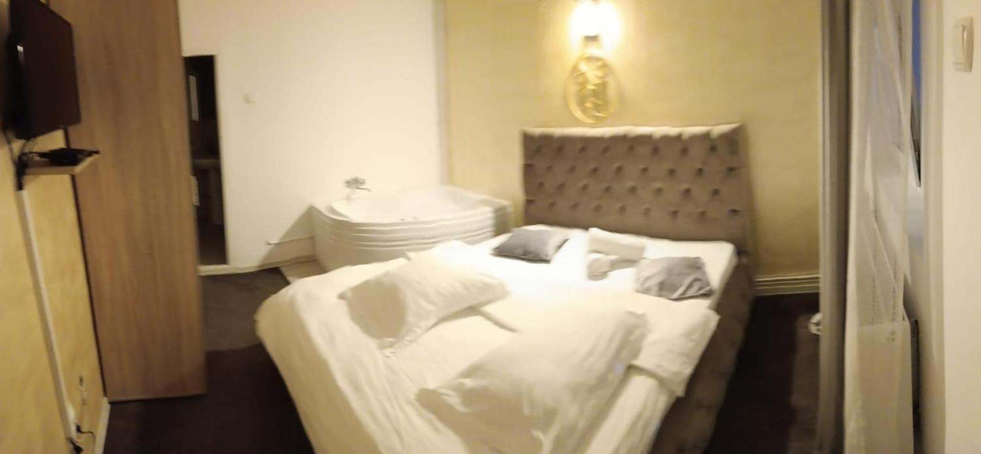 La Protap Calimanesti Hotell Eksteriør bilde